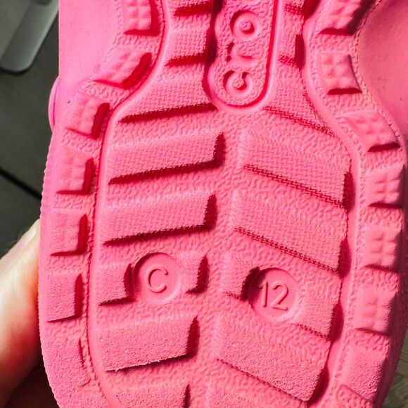 Crocs Clogs Girls 12c Pink Fleece Lined Croslite Rubber Slip On Comfort Mules - Picture 9 of 10